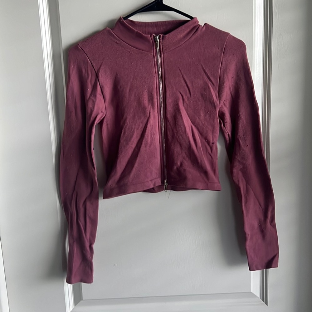 Athletic cropped zip up